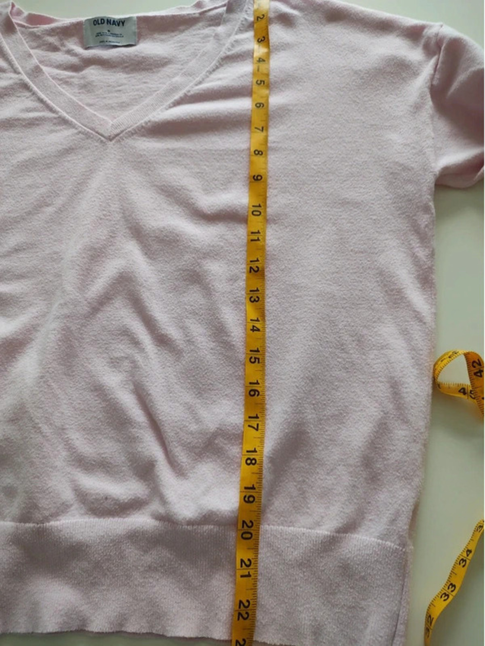 Old Navy Women's Rose V-Neck Sweater Size M - Picture 5 of 7
